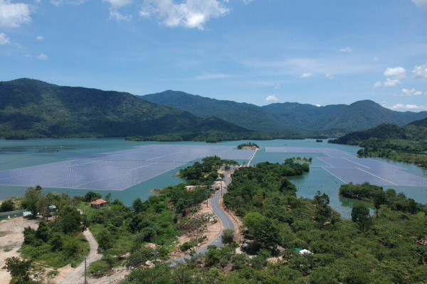 Nhà máy điện mặt trời  Đa Mi